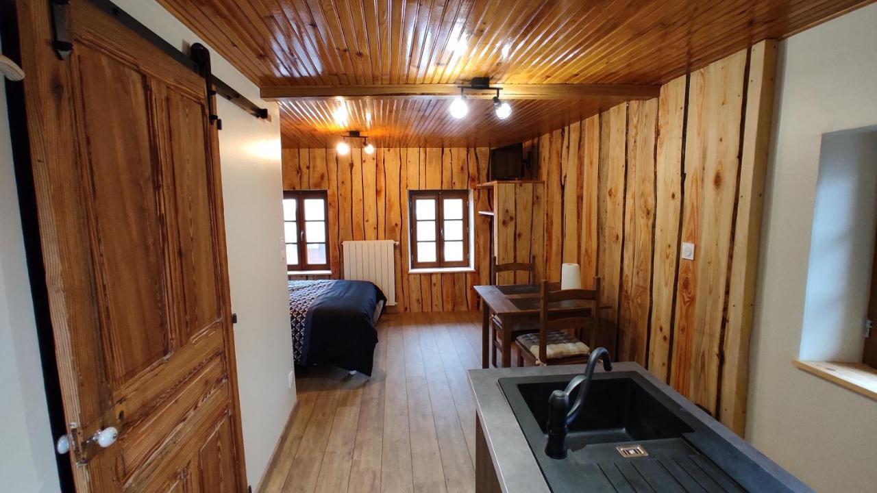 Studio Chaleureux Dans Les Monts Du Forez Verrieres-en-Forez Exteriér fotografie